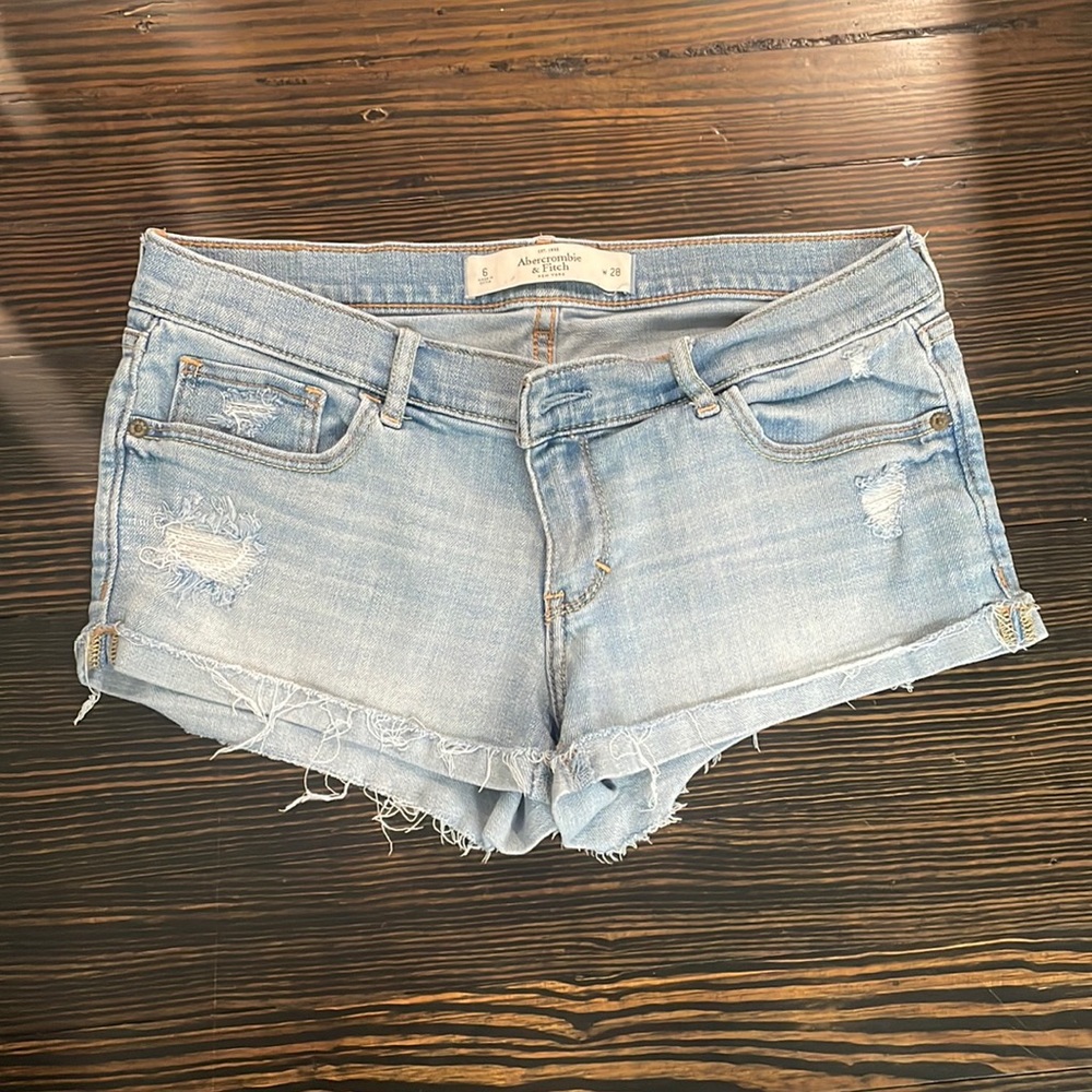 Abercrombie Shorts - Size 6 (W28)